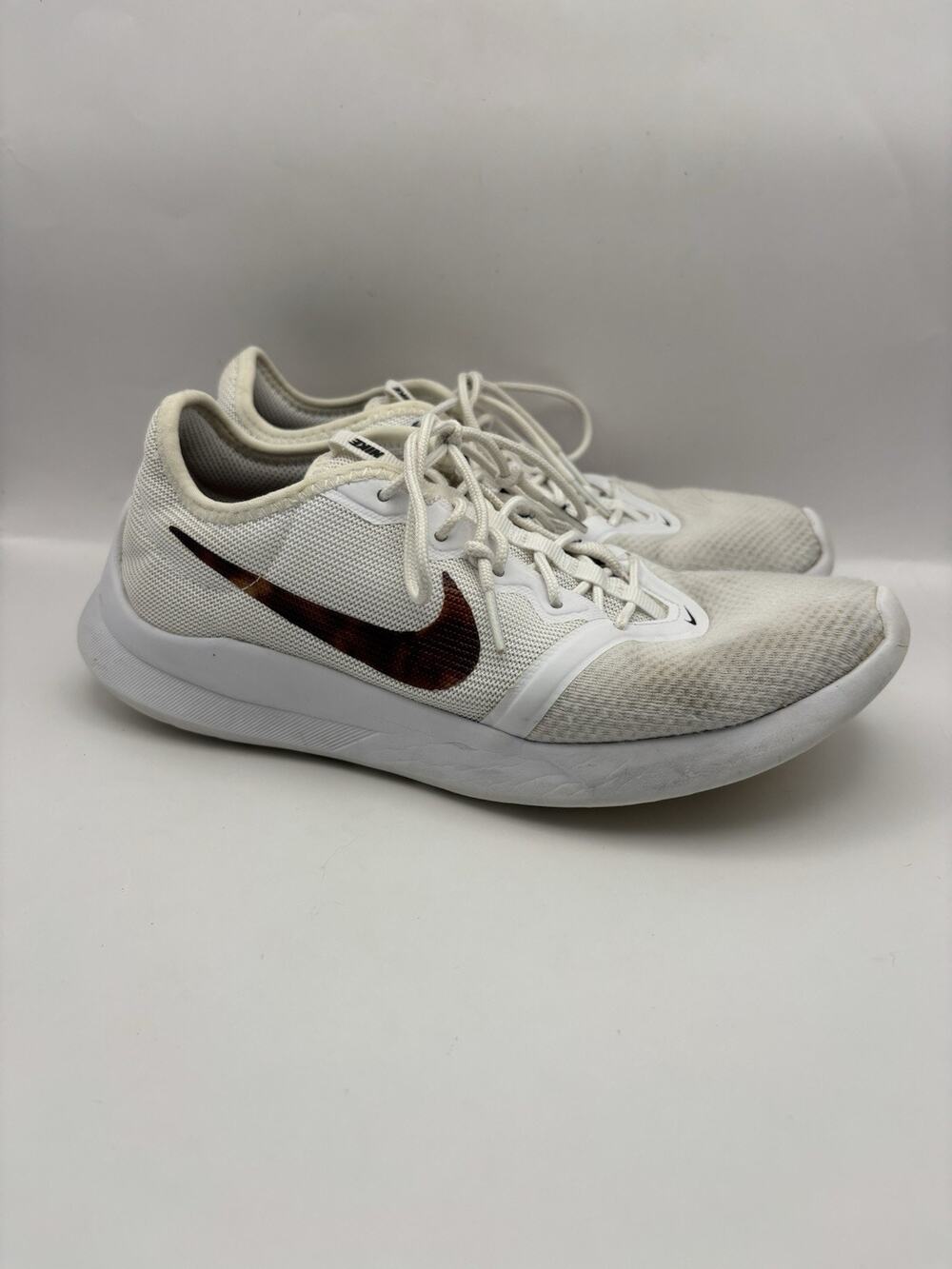 Nike VTR Tourtoise Swoosh White Sneakers Women Size 8.5